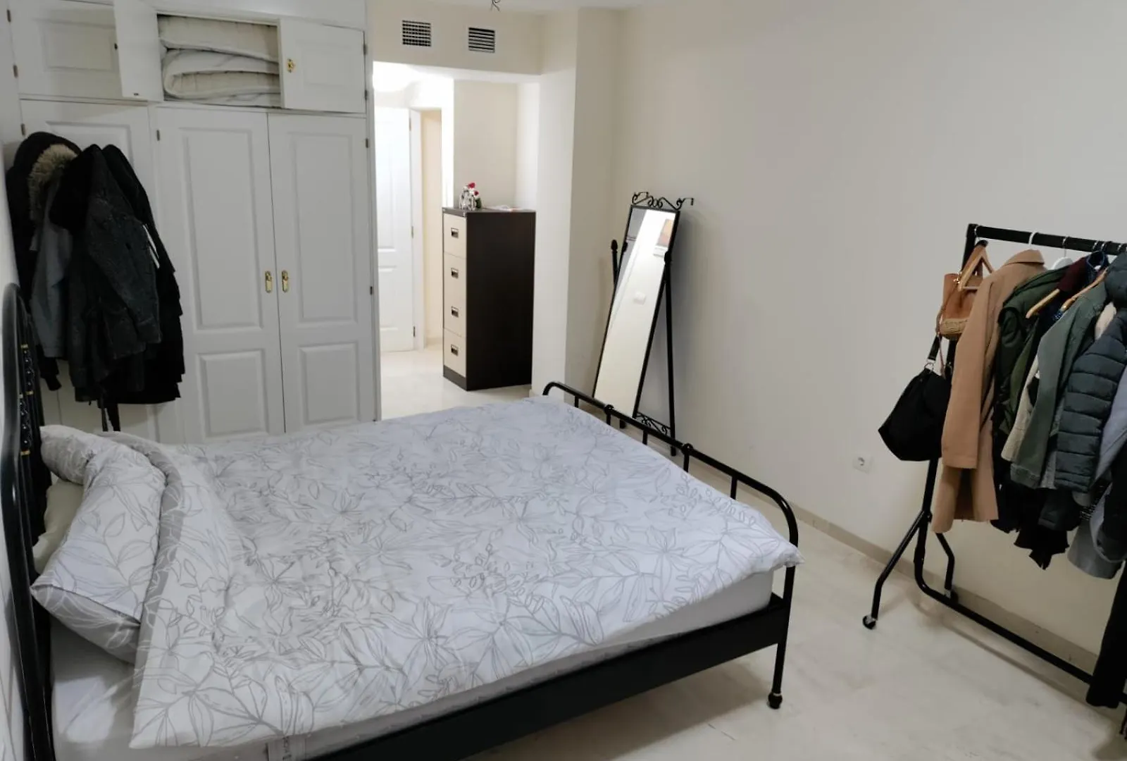 Hillview Apartment In Manilva