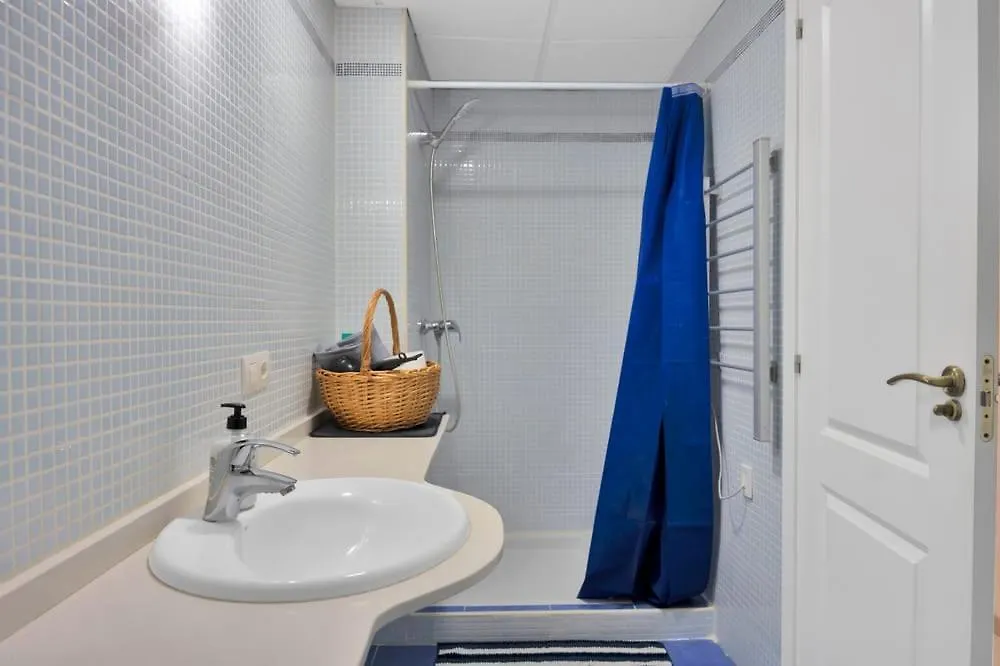 Hillview Apartment In Manilva Spain
