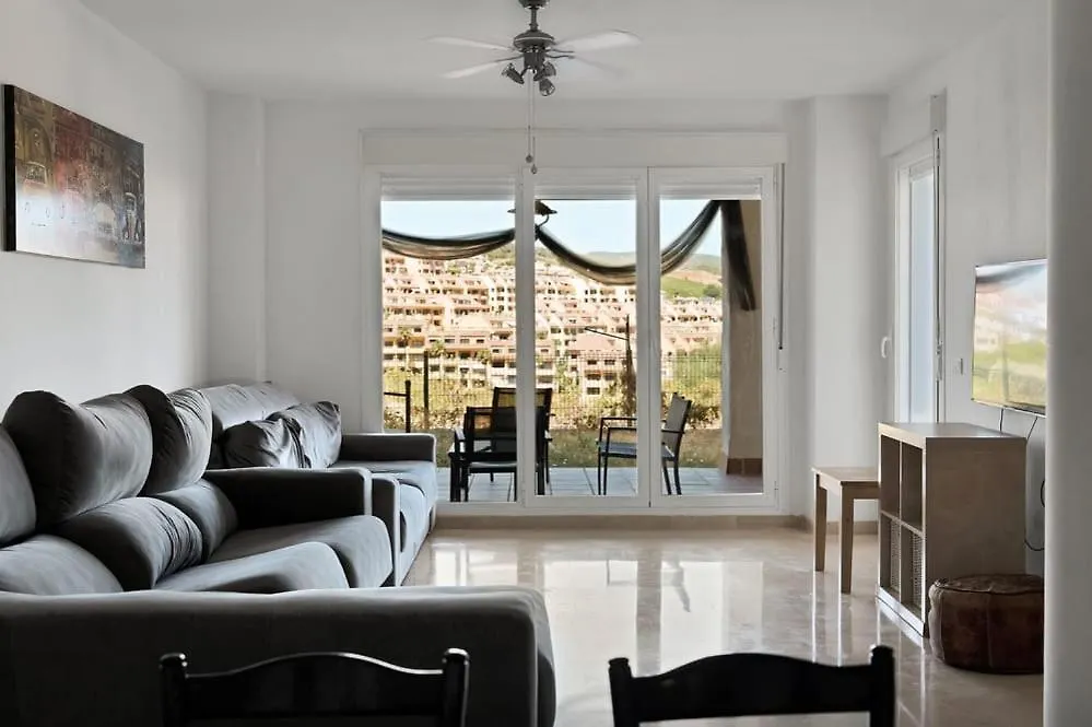 Hillview Apartment In Manilva